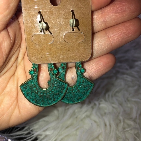 BOHO Bronze Plated Rust Finish Dangle Fashion Earrings - Picture 3 of 3